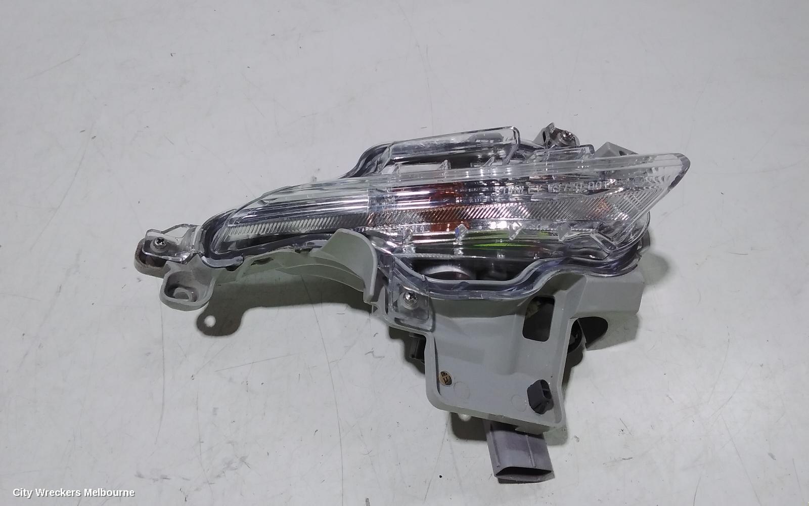MAZDA 3 RIGHT INDICATOR/FOG/SIDE, BUMPER FLASHER, BN, 05/2016 - 02/2019 - Image 1