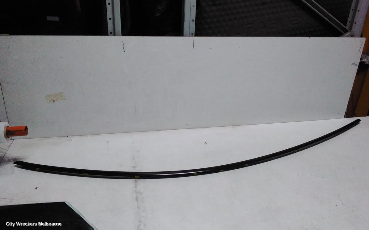 TESLA MODEL Y, 1ST GEN, 03/2022 ONWARDS, RIGHT BELT MOULD: 150380 - Image 3