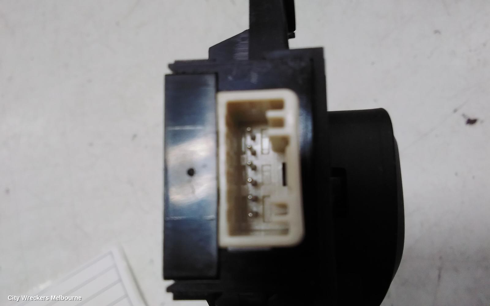 HYUNDAI SANTA FE, TM, 03/2018 - 10/2023, MEMORY SEATS SWITCH: 110654 - Image 3