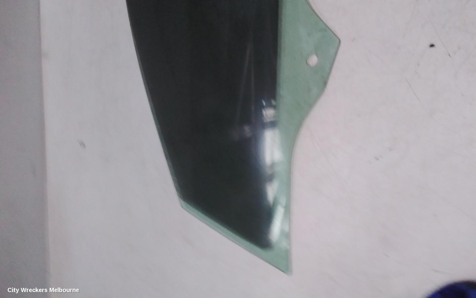 VOLKSWAGEN GOLF LEFT FRONT DOOR WINDOW, GEN 8, 09/2020 ONWARDS - Image 3