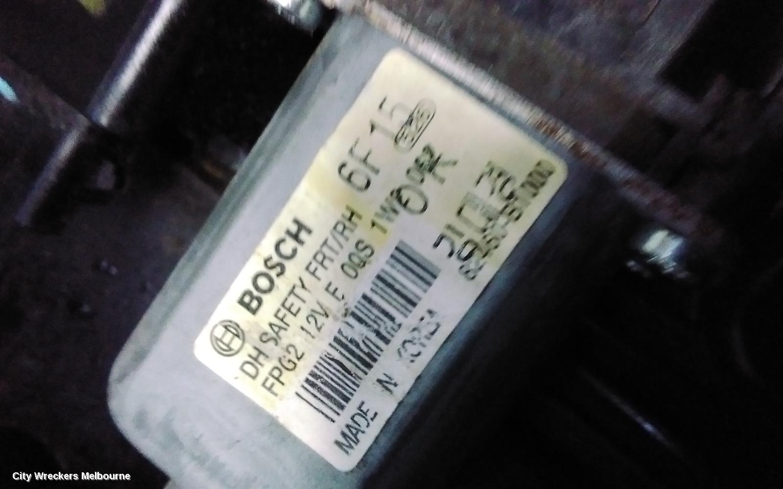 HYUNDAI GENESIS RIGHT FRONT WINDOW REG/MOTOR, DH, DOOR REG ASSY (REG AND MOTOR), 11/2014 - 01/2018 - Image 3