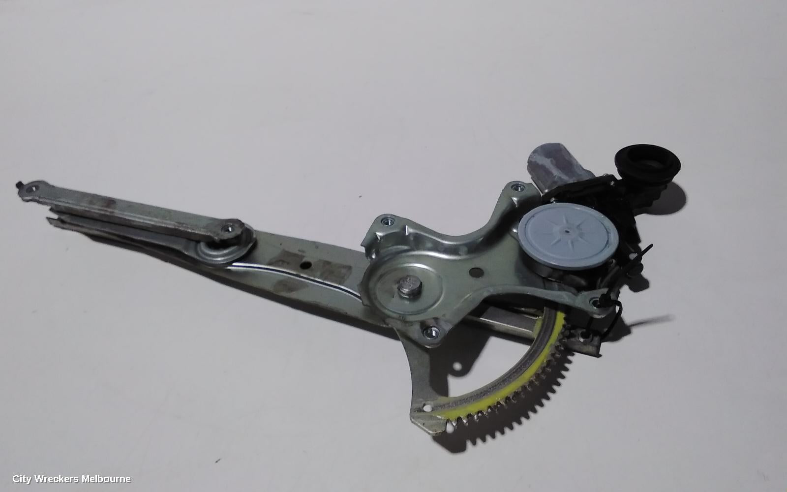 TOYOTA KLUGER LEFT FRONT WINDOW REG/MOTOR, GSU40-GSU45, 08/2007 - 02/2014 - Image 1