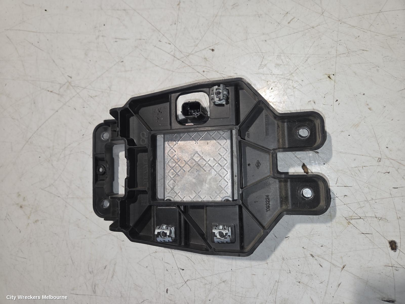 RENAULT TRAFIC REVERSE CAMERA, X82, FRONT RADAR SENSOR, 01/2015 ONWARDS - Image 3