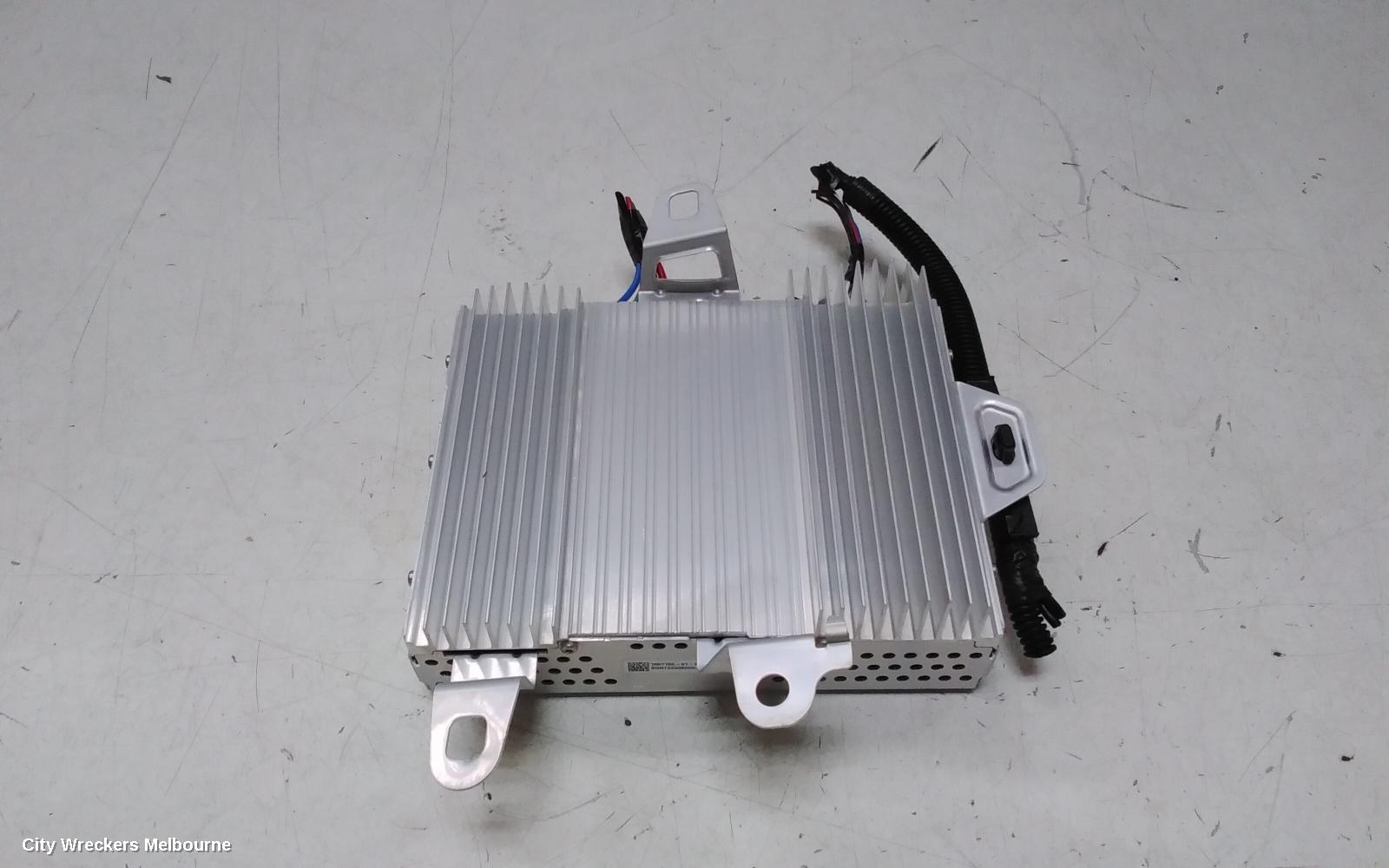 TESLA MODEL Y RADIO/CD/DVD/SAT/TV, 1ST GEN, AMPLIFIER, 03/2022 ONWARDS - Image 3