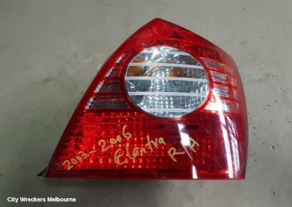 HYUNDAI ELANTRA RIGHT TAILLIGHT, XD, SEDAN, 10/2003 - 07/2006 - Image 1