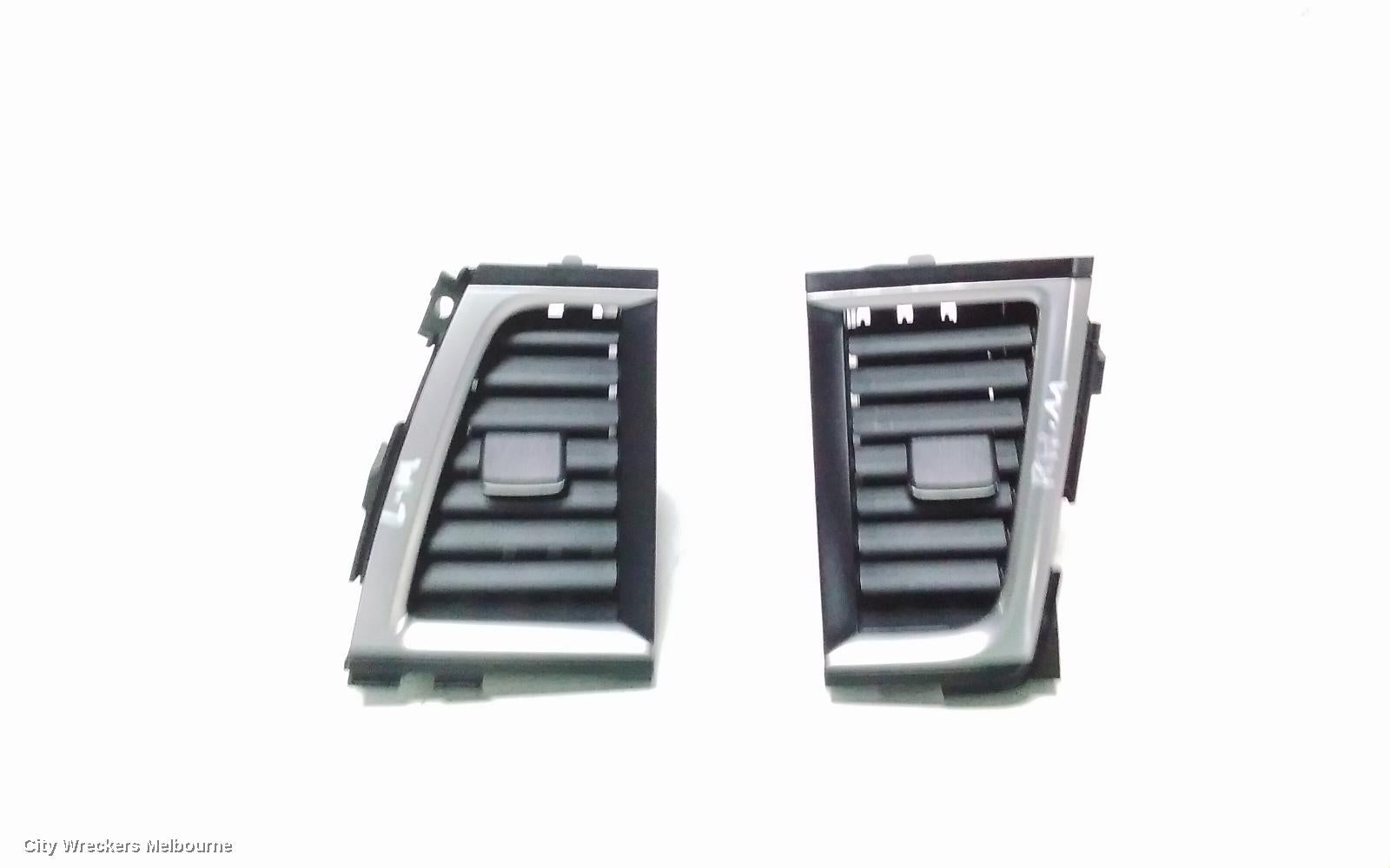 TOYOTA KLUGER, XU50 SERIES, 03/2014 - 02/2021, CENTRE AIRVENT: 116305 - Image 1