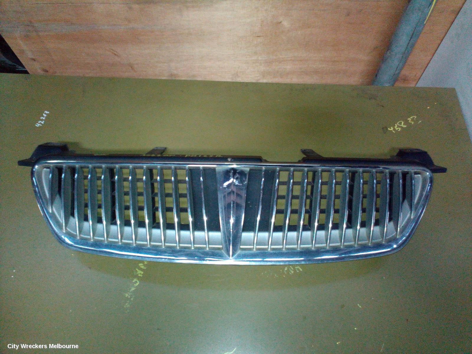 NISSAN PULSAR GRILLE, N16 SI, SEDAN, VERTICAL SLAT TYPE, 07/2000 - 07/2003 - Image 1
