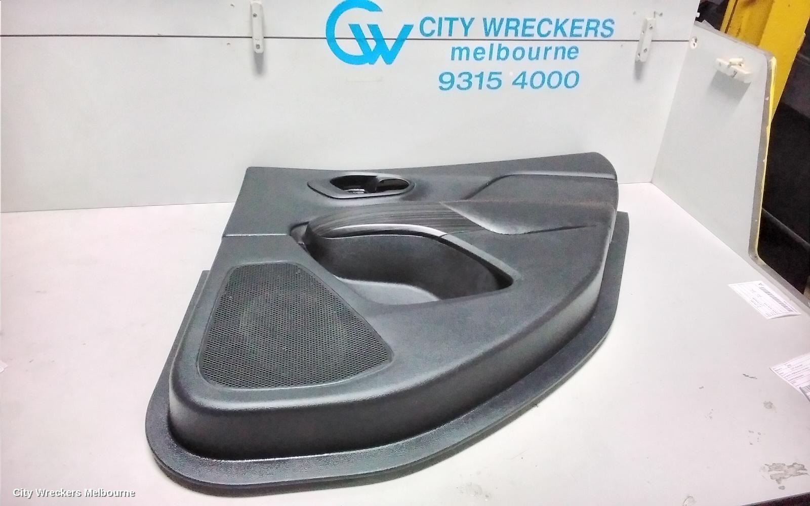JEEP CHEROKEE DOOR TRIM, RH REAR, KL, LEATHER, TRAILHAWK, 02/2014 - 03/2018 - Image 3