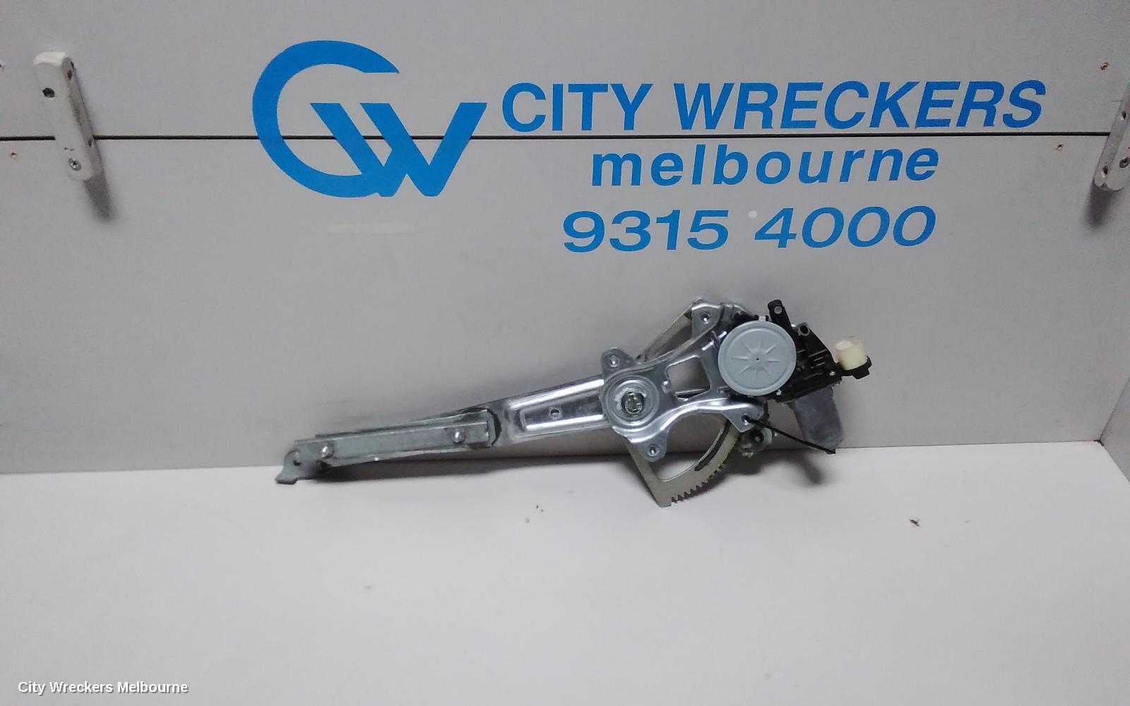 TOYOTA 86 RIGHT FRONT WINDOW REG/MOTOR, ZN6, 04/2012 - 03/2021 - Image 1