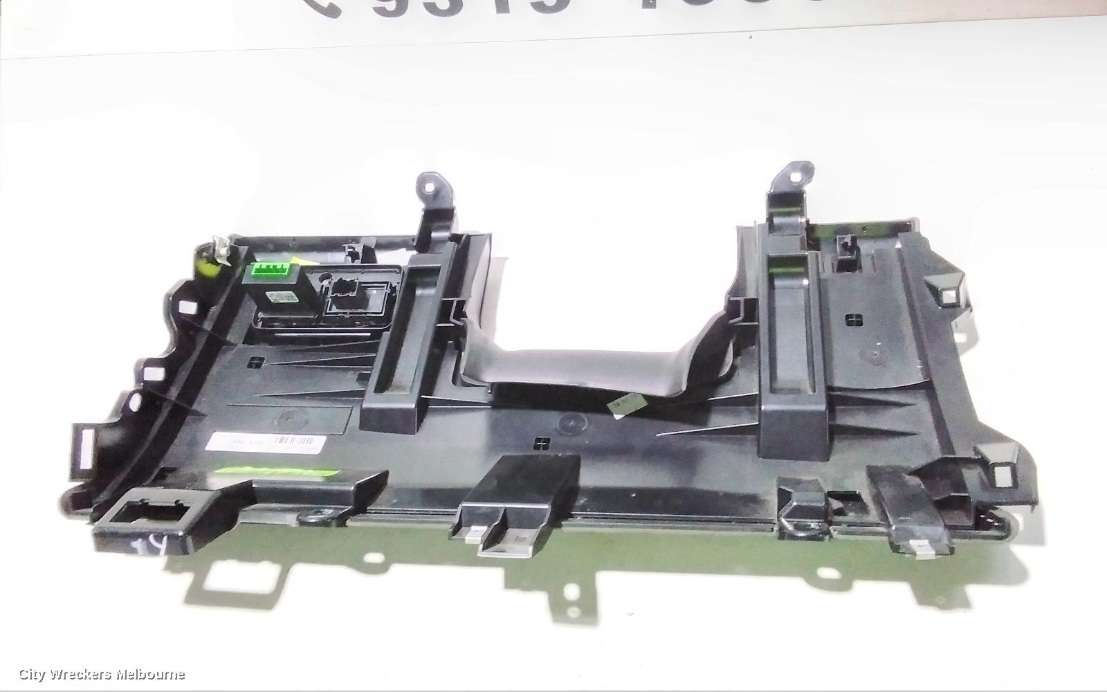 LAND ROVER RANGEROVER SPORT TRIM PANEL, L494, 12/2013 - 04/2022 - Image 3