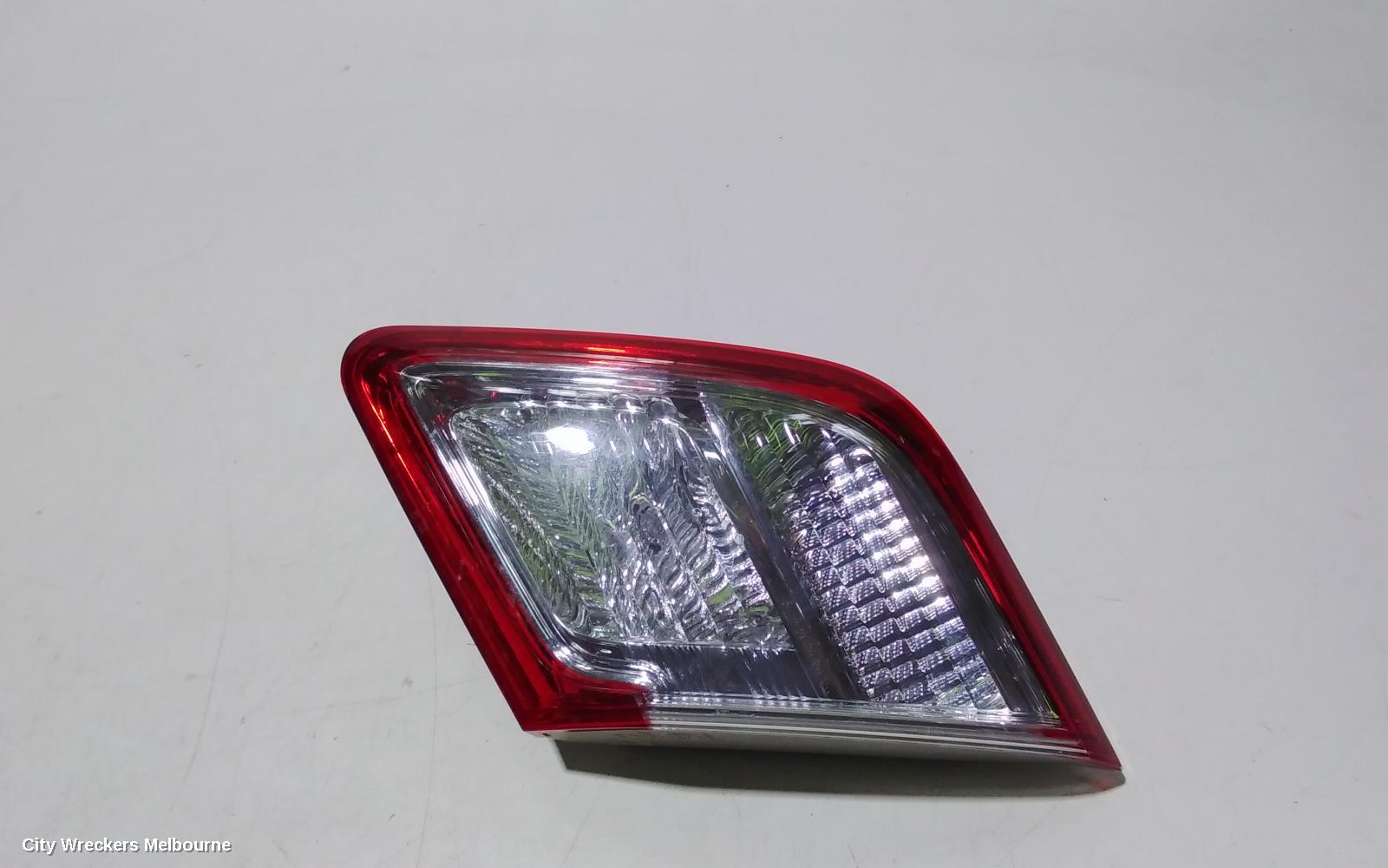 TOYOTA CAMRY REAR GARNISH, BOOTLID LAMP (RH SIDE), HYBRID, LED TYPE, AHV40, 12/2009 - 11/2011 - Image 3