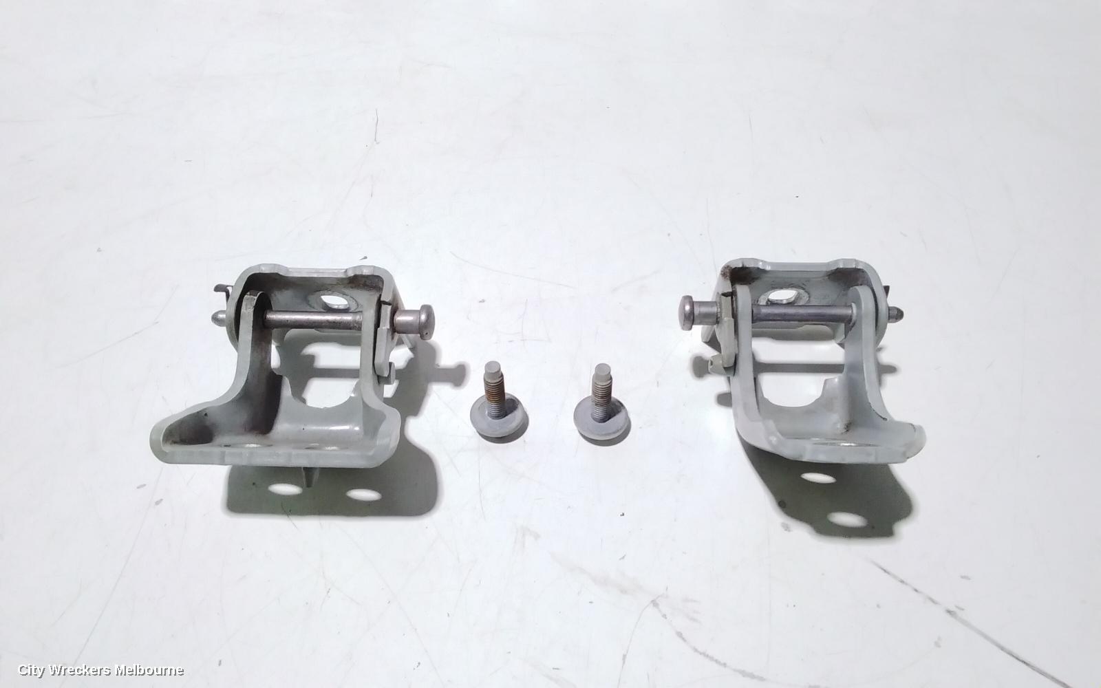PEUGEOT 508 DOOR HINGE/RUNNER, 07/2011 - 12/2017 - Image 2
