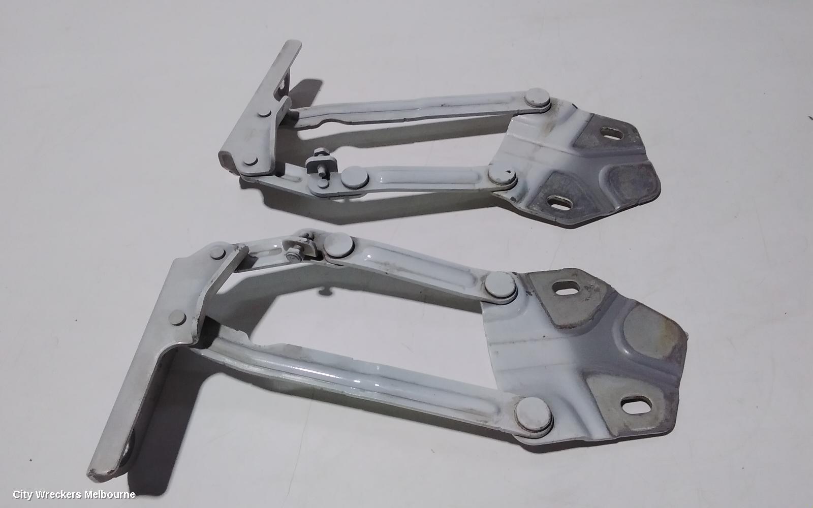 VOLKSWAGEN CADDY BONNET HINGE/STRUT, HINGES (PAIR), 2K, 12/2004 - 06/2015 - Image 3