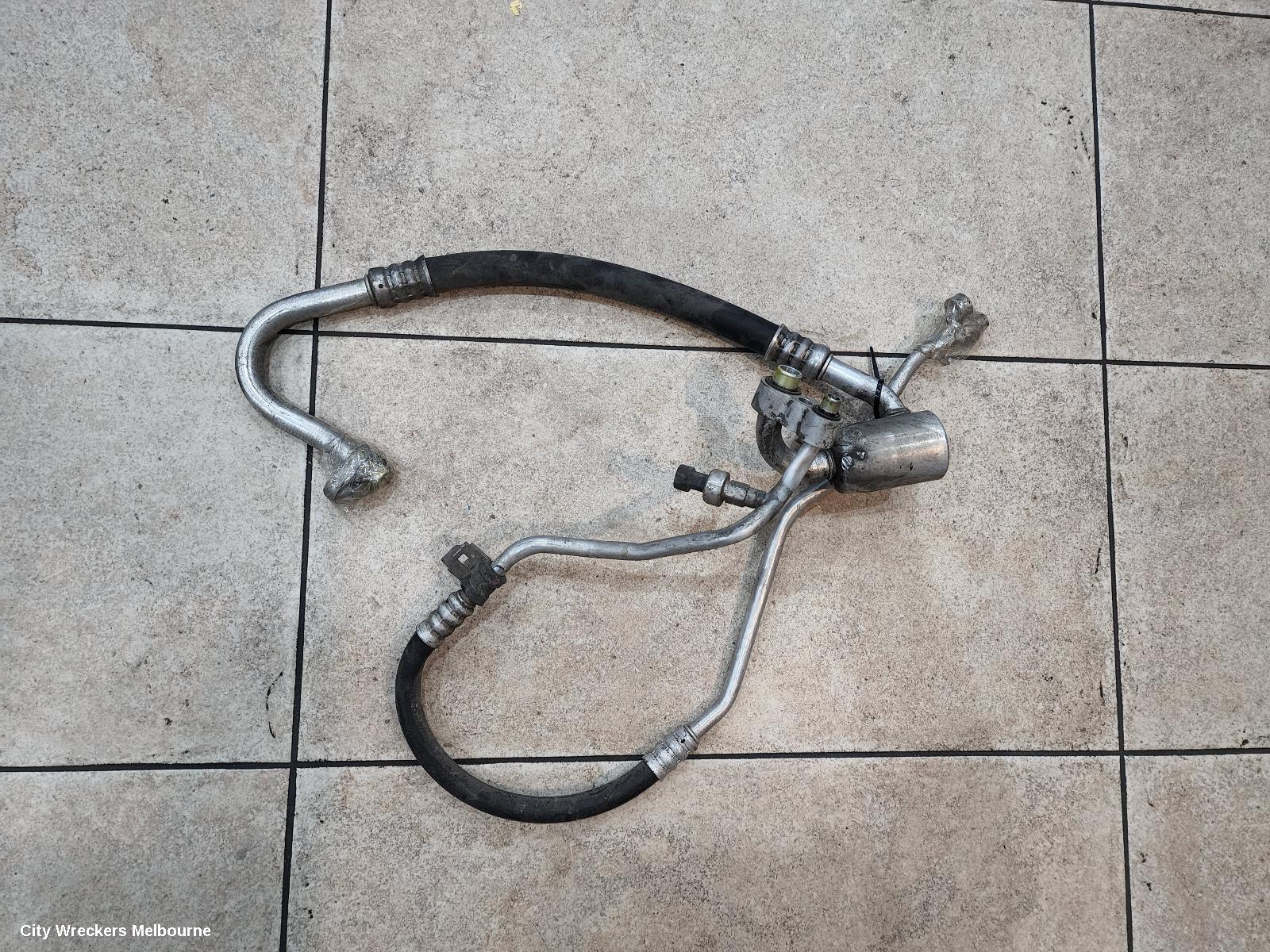 HOLDEN COMMODORE A/C HOSES, PETROL, 3.6, LY7, COMPRESSOR TO CONDENSER, VE, 08/2006 - 08/2009 - Image 3