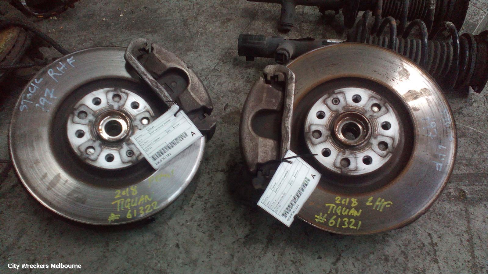 VOLKSWAGEN TIGUAN RIGHT FRONT HUB ASSEMBLY, 5NA, 06/2016 - 02/2024 - Image 2