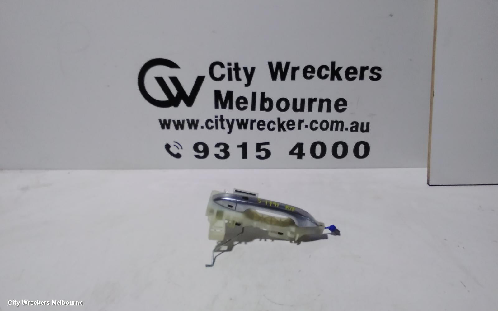 KIA SELTOS DOOR HANDLE, OUTER, RH FRONT, BRUSHED CHROME TYPE, SP2, 07/2019 ONWARDS - Image 1