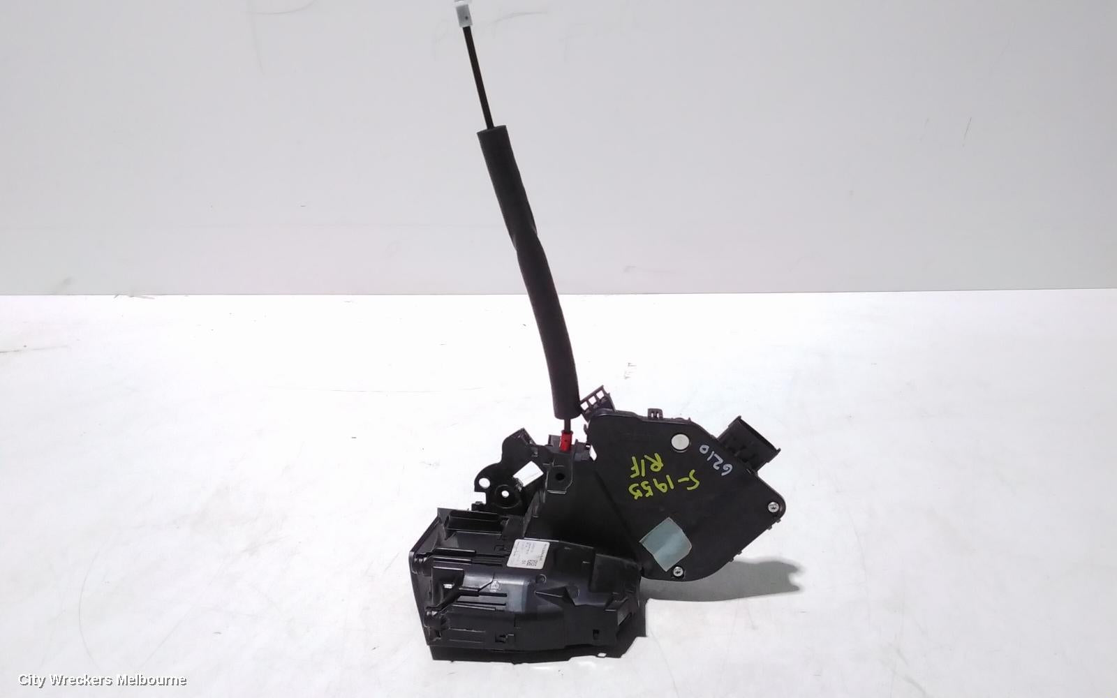 LAND ROVER DISCOVERY SPORT DOOR/BOOT/GATE LOCK, RIGHT FRONT DOOR LOCK, L550, 01/2015 ONWARDS - Image 1