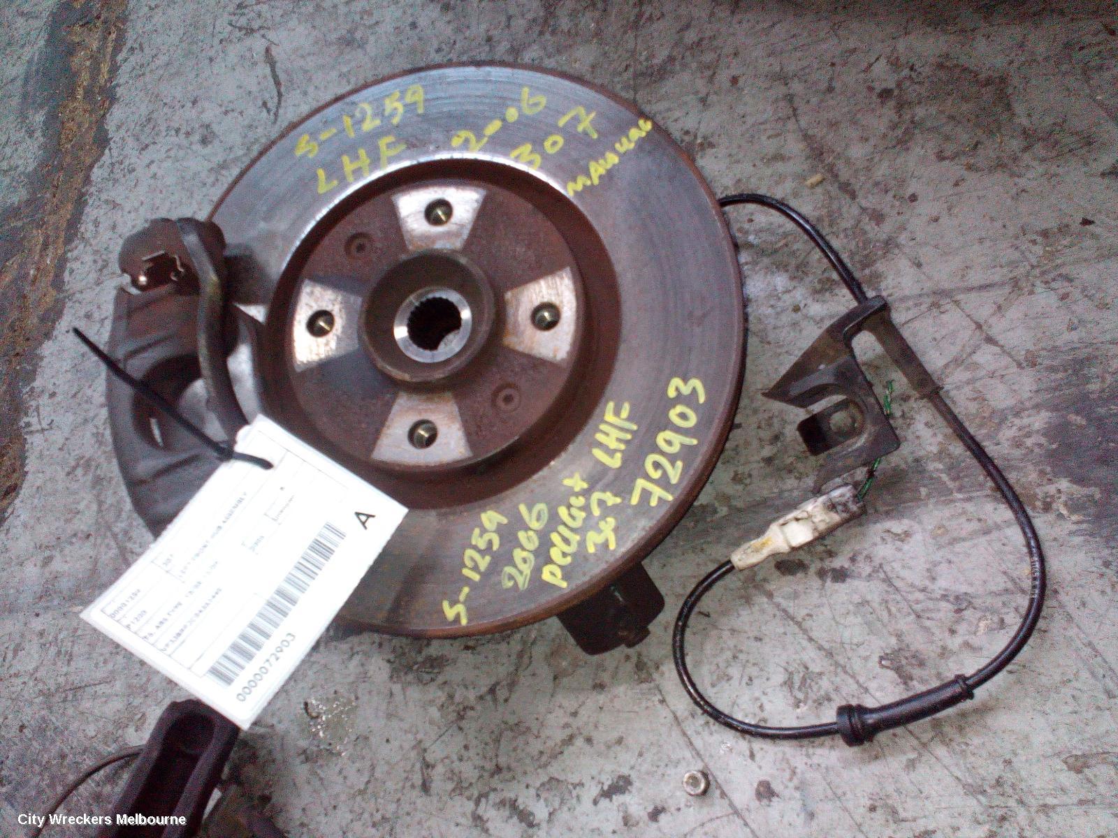 PEUGEOT 307 LEFT FRONT HUB ASSEMBLY, T6, ABS TYPE, 10/2005 - 12/2009 - Image 1