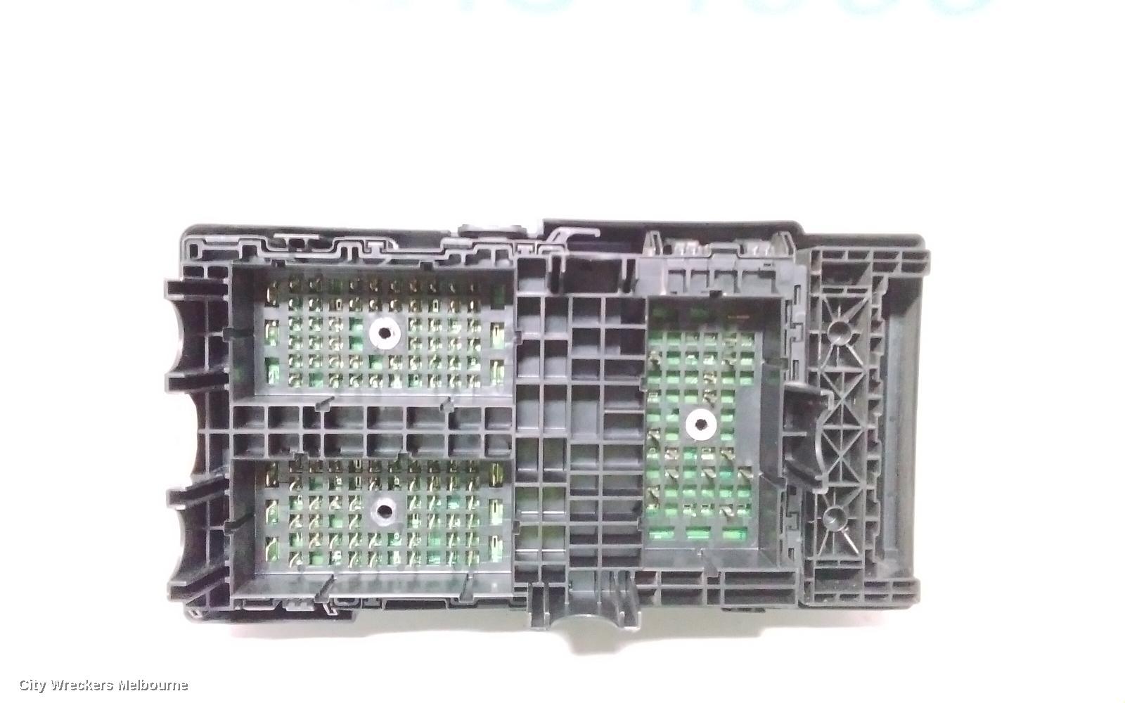 JEEP CHEROKEE FUSE BOX, ENGINE BAY, PETROL, KL, 02/2014 ONWARDS - Image 2
