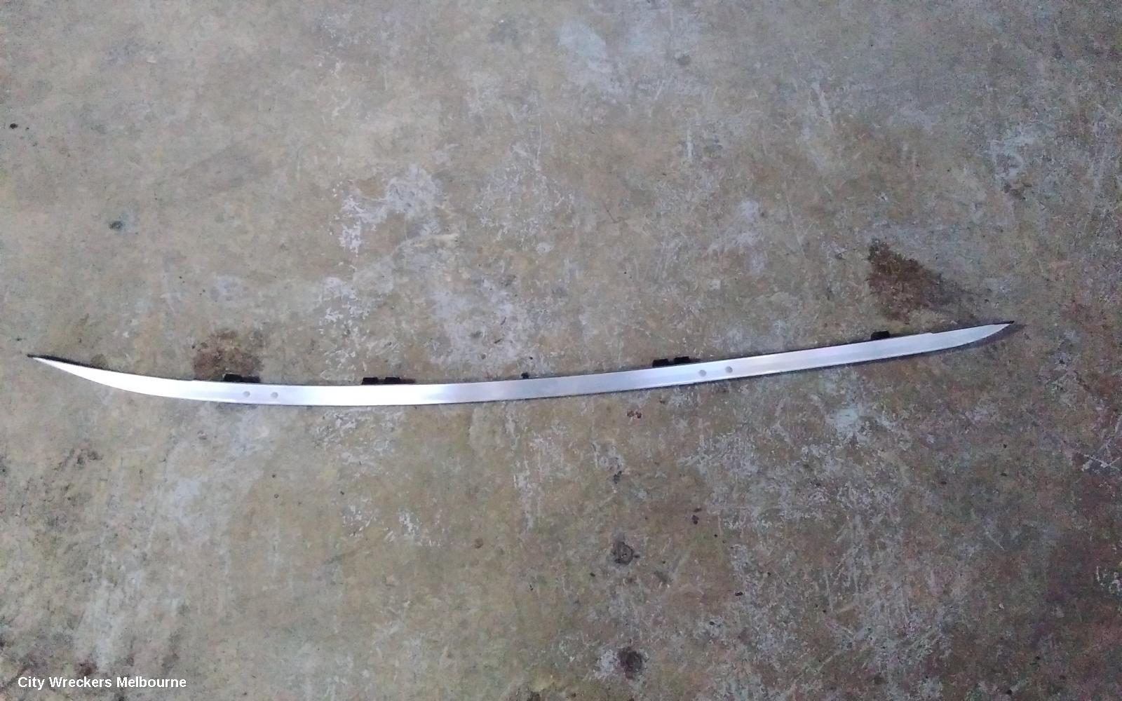 HONDA HRV ROOF RAIL - Image 1