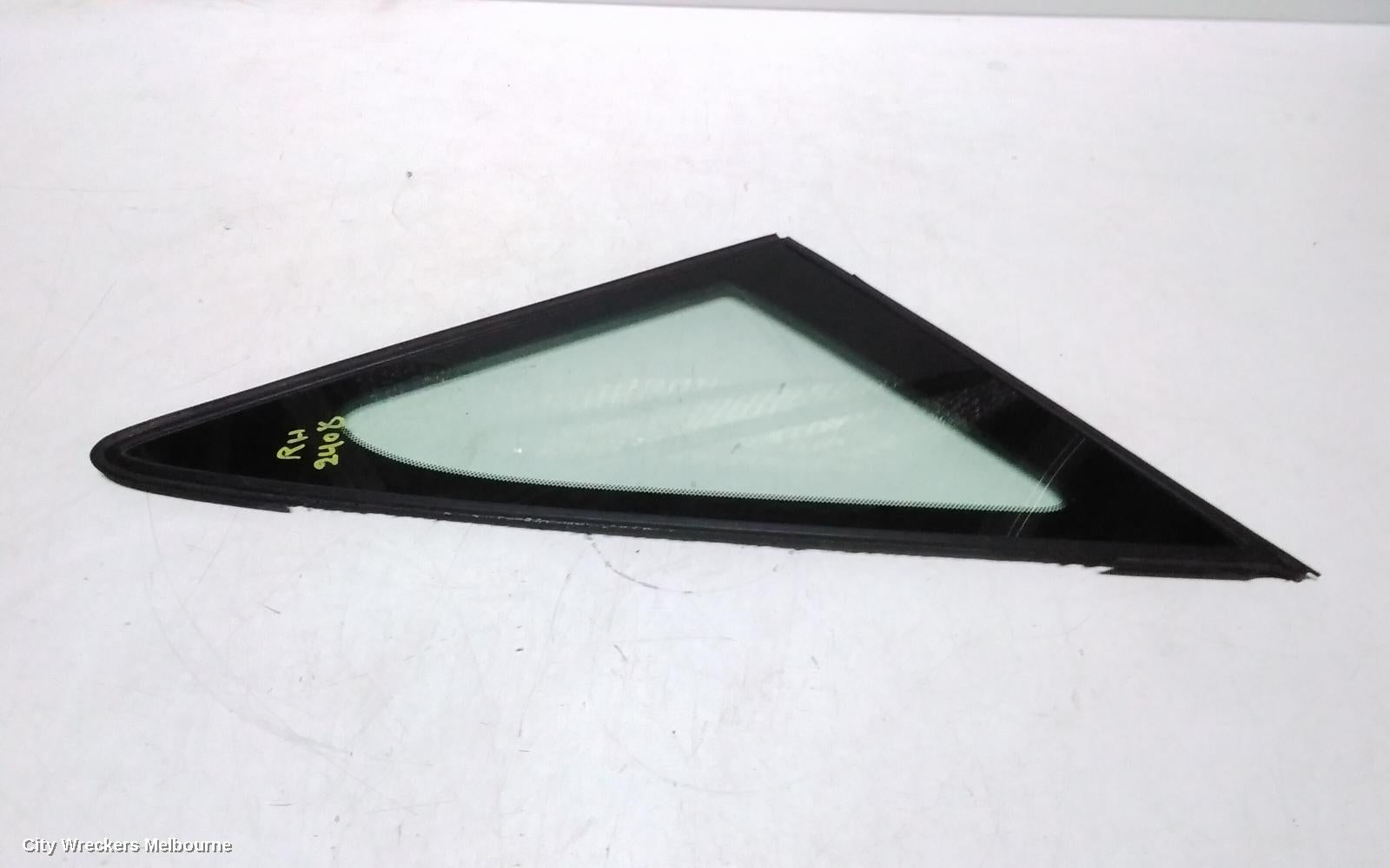 TOYOTA TARAGO RIGHT FRONT 1/4 DOOR GLASS, ACR30, 06/2000 - 02/2006 - Image 1
