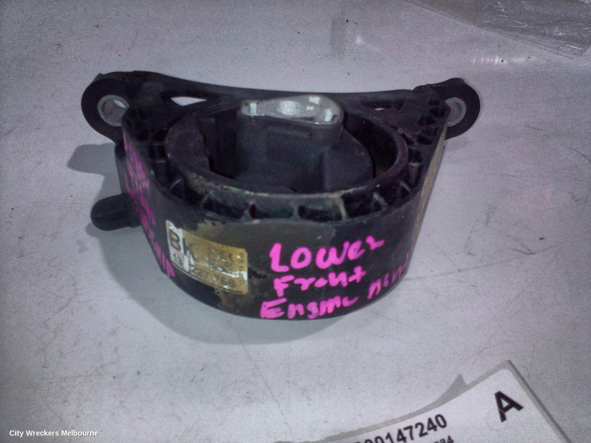 HOLDEN INSIGNIA MOUNT, GA, 02/2015 - 01/2017 - Image 1