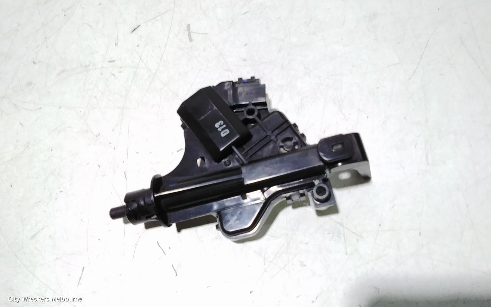TOYOTA KLUGER FUEL DOOR / FILLER, XU50 SERIES, 03/2014 - 02/2021 - Image 2