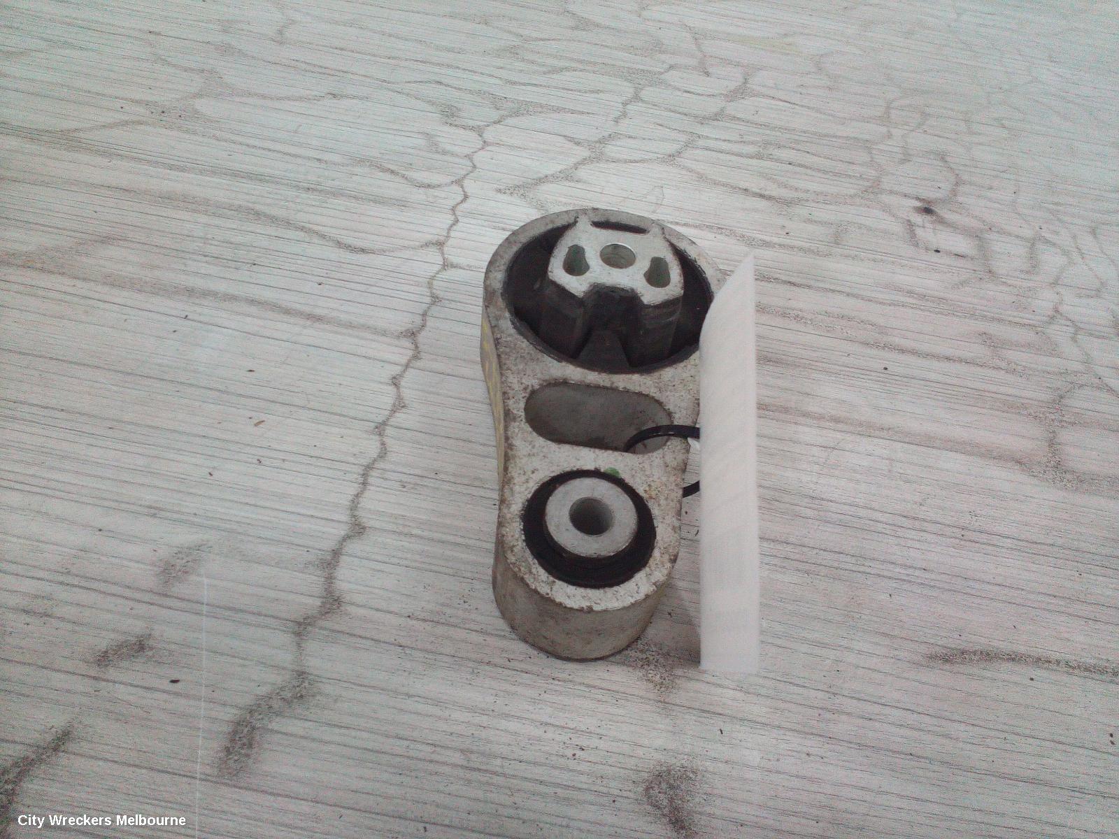 FORD ECOSPORT MOUNT, BK-BL, 11/2013 - 01/2020 - Image 1
