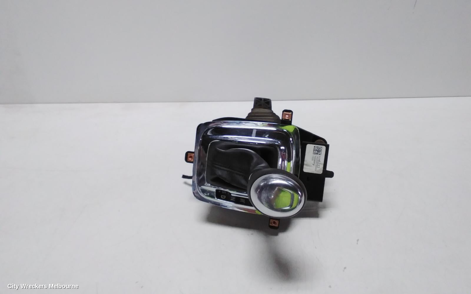 HOLDEN COMMODORE GEAR STICK/SHIFTER, 3.6/6.0/6.2, PETROL, AUTO T/M, VF, 05/2013 - 12/2017 - Image 1