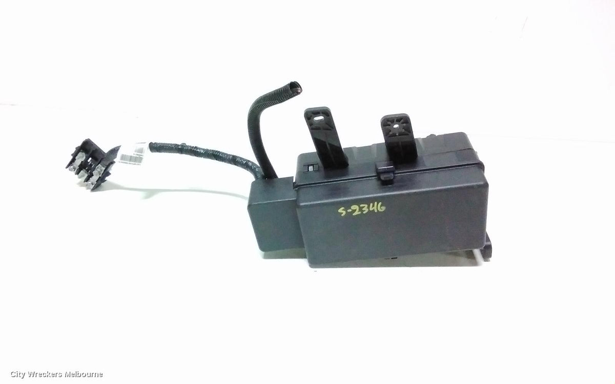 LDV G10 FUSE BOX, ENGINE BAY, PETROL, 2.0/2.4, SV7A/SV7C, WAGON/VAN, 04/2015 ONWARDS - Image 1