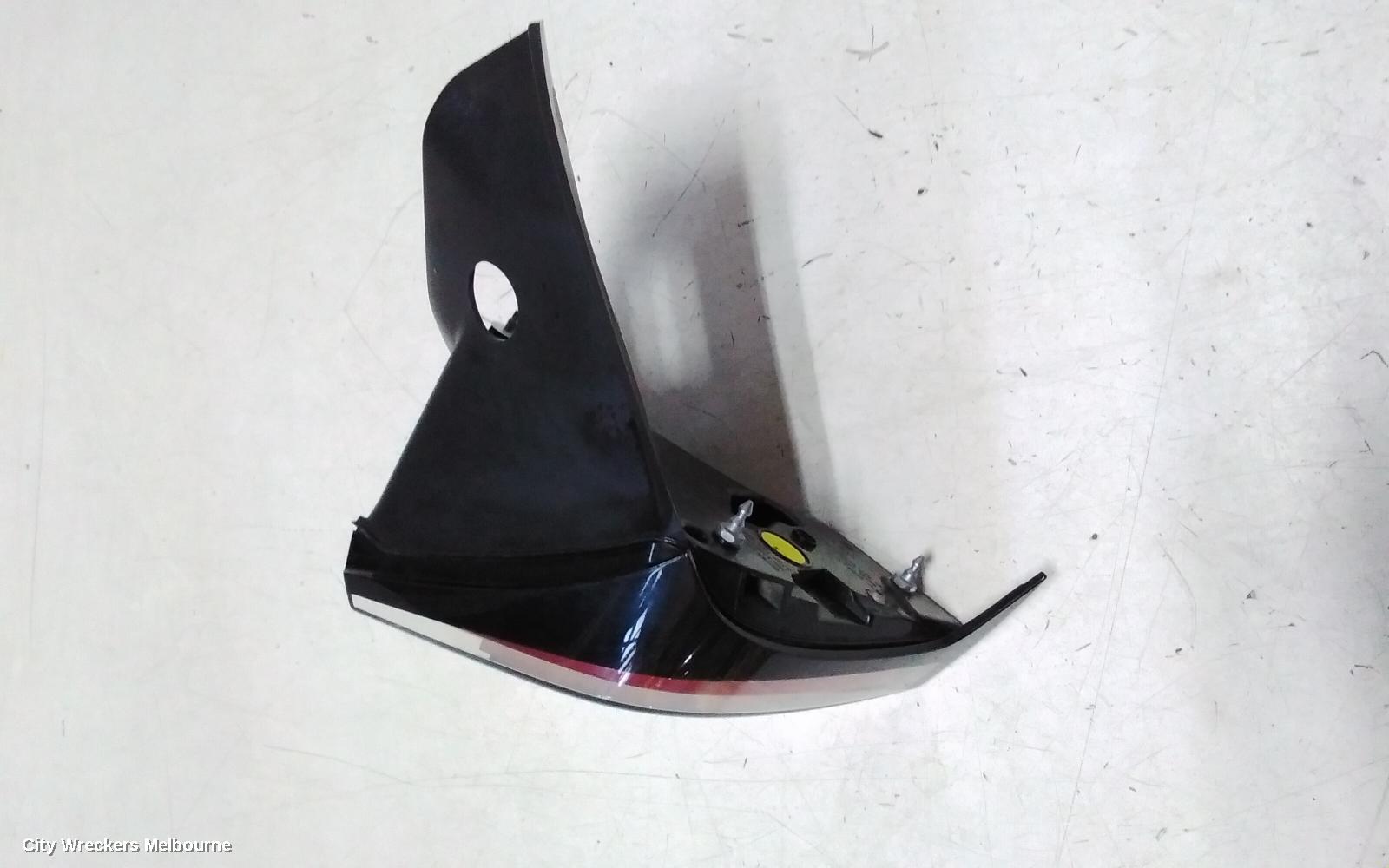 TESLA MODEL Y RIGHT TAILLIGHT, 1ST GEN, IN BODY, 03/2022 ONWARDS - Image 3