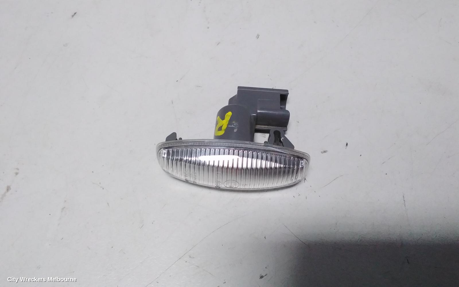 TOYOTA HILUX RIGHT INDICATOR/FOG/SIDE, GUARD FLASHER (REPEATER), 09/2015 ONWARDS - Image 1