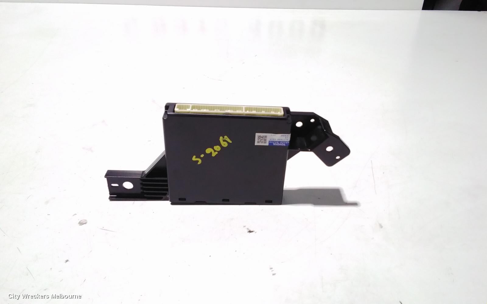 TOYOTA KLUGER RADIO/CD/DVD/SAT/TV, SINGLE DISC CD PLAYER (P/N ON FACE 100184), GSU40-GSU45, 05/2007 - 02/2014 - Image 2