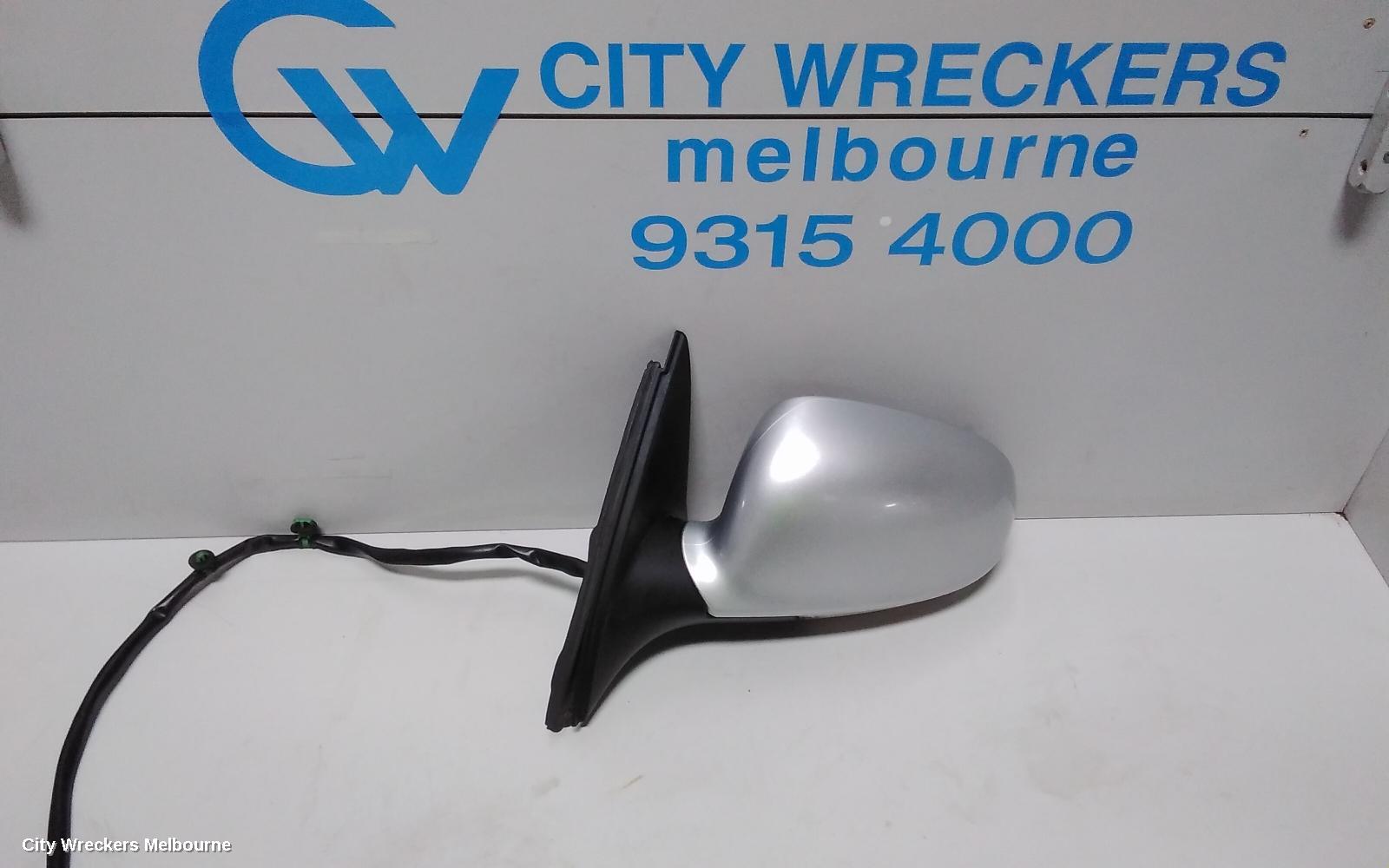 VOLKSWAGEN JETTA LEFT DOOR MIRROR, 1KM, HEATED & W/ MEMORY TYPE, 10 WIRES, 02/2006 - 07/2011 - Image 3