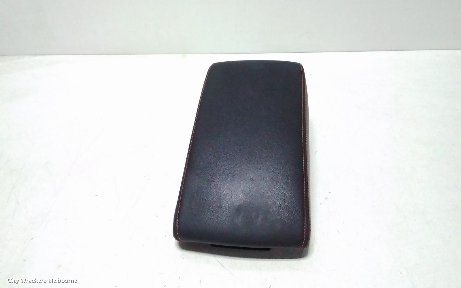 SUBARU XV CONSOLE, G5X, CENTRE CONSOLE LID ONLY, LEATHER TYPE, 03/2017 - 06/2023 - Image 1