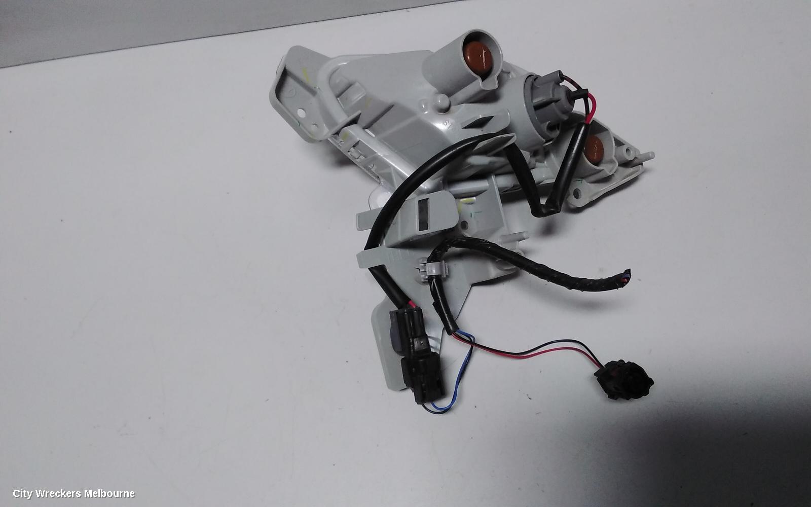 MAZDA CX3 RIGHT INDICATOR/FOG/SIDE, BUMPER FLASHER, DK, 03/2015 ONWARDS - Image 3