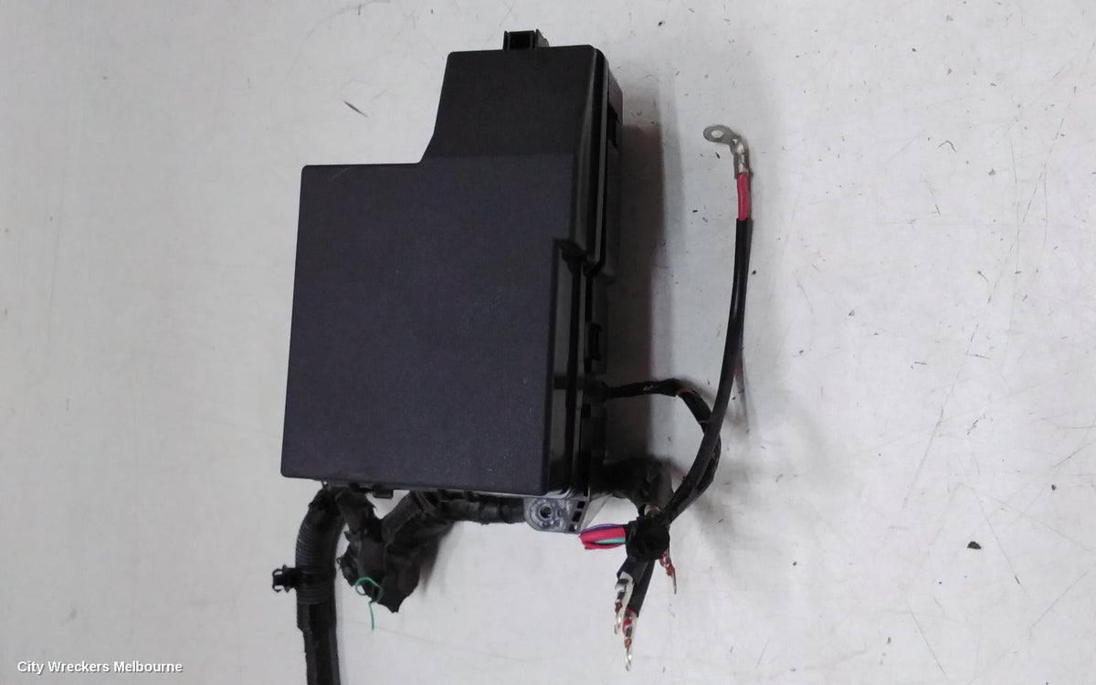 MITSUBISHI PAJERO FUSE BOX, ENGINE BAY, QE-QF, PAJERO SPORT, 10/2015 ONWARDS - Image 2