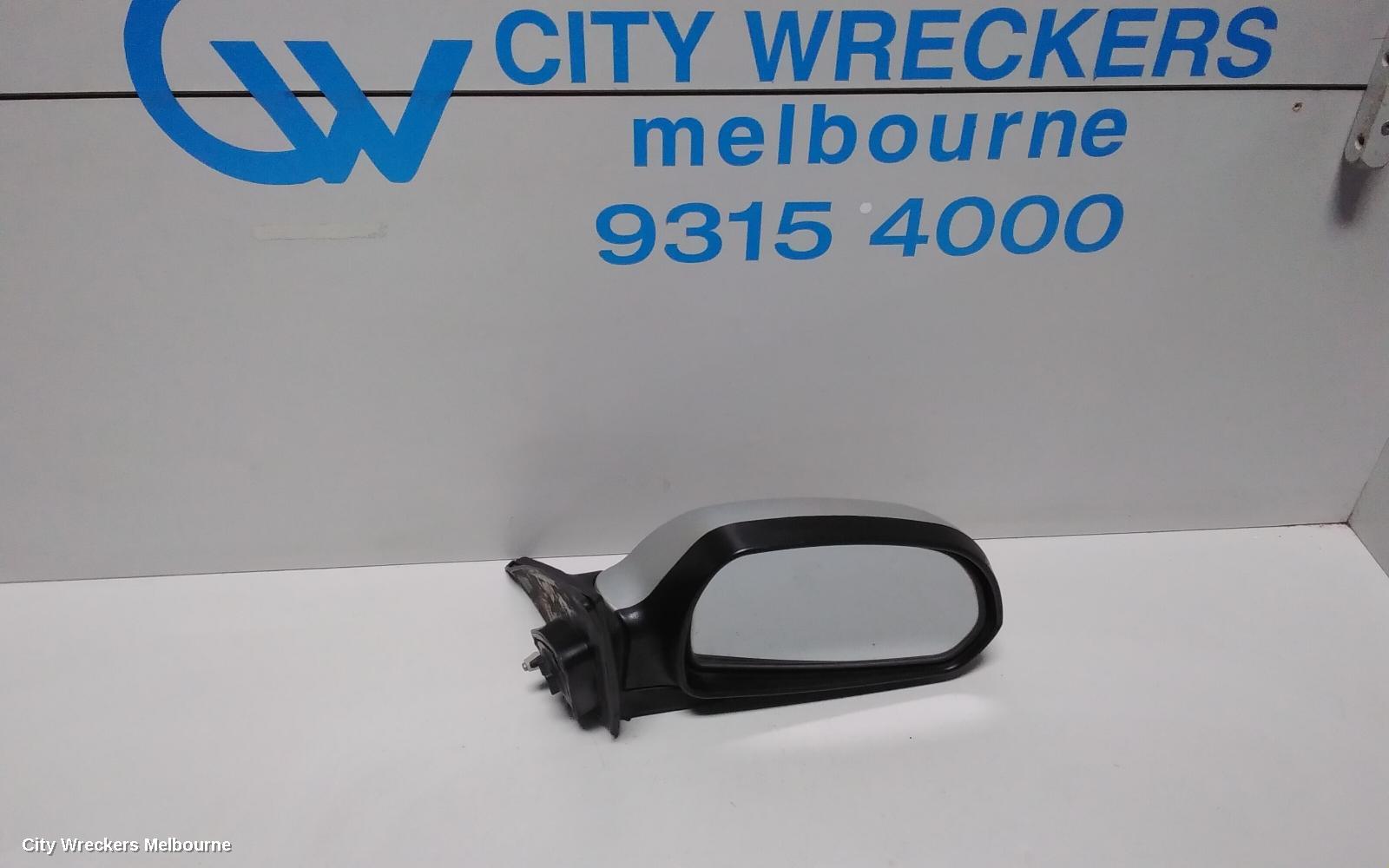 HYUNDAI ELANTRA RIGHT DOOR MIRROR, XD, POWER, COLOUR CODED, 10/2003 - 07/2006 - Image 1