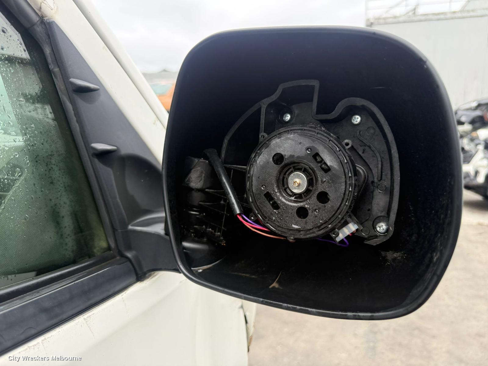 TOYOTA HIACE RIGHT DOOR MIRROR, TRH/KDH, POWER, BLACK (3 WIRE), ROUND PLUG TYPE, 01/2005 - 01/2014 - Image 2