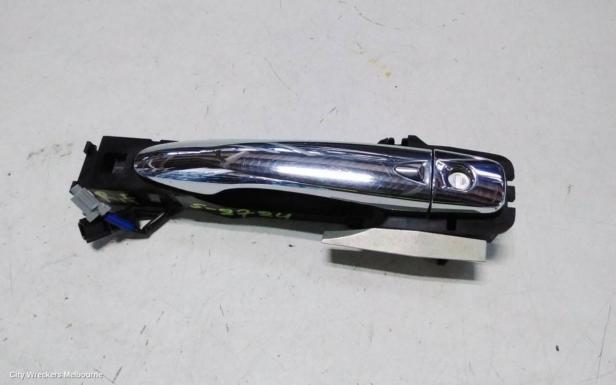 MERCEDES X CLASS DOOR HANDLE, X470, RH FRONT, OUTER, 02/2018 - 06/2020 - Image 3