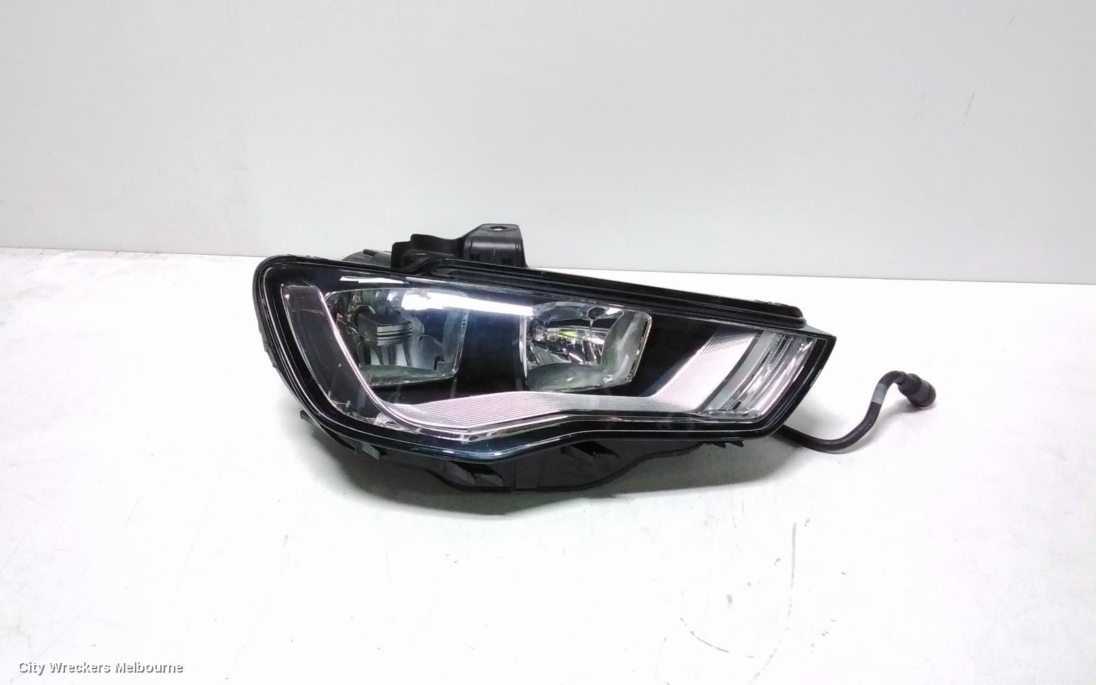 AUDI A3 RIGHT HEADLAMP, 8V, HATCH/SEDAN/CABRIO, HALOGEN TYPE, 03/2013 - 08/2016 - Image 1