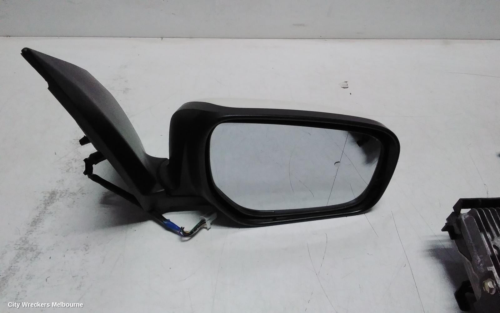 RENAULT KALEOS RIGHT DOOR MIRROR, H45, COLOUR CODED, NON HEATED, MANUAL FOLDING TYPE, 09/2008 - 10/2011 - Image 1