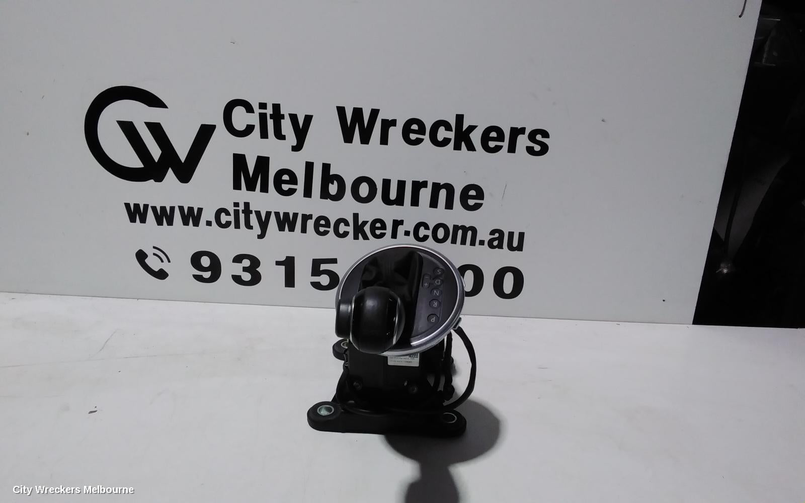 VOLKSWAGEN TRANSPORTER GEAR STICK/SHIFTER, AUTO T/M, T5, 03/2010 - 06/2015 - Image 2