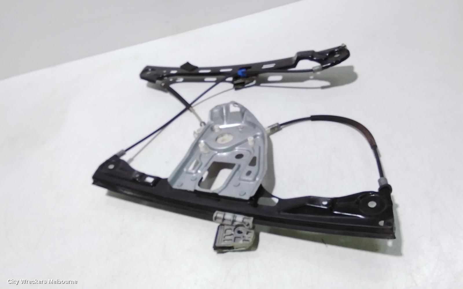MERCEDES C CLASS RIGHT FRONT WINDOW REG/MOTOR, W203/S203, CLAMP TYPE, VIN WDC..., 11/2000 - 06/2007 - Image 2