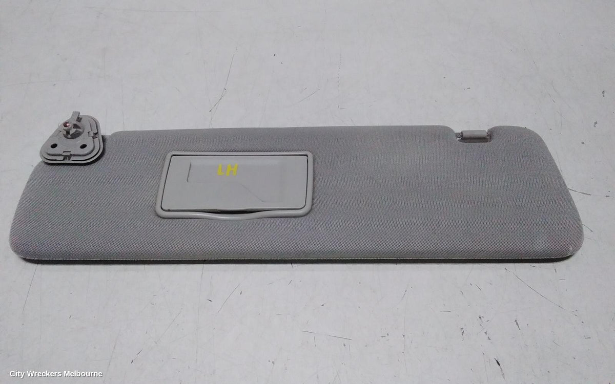 LDV G10 SUNVISOR, SV7A, LH SIDE, W/ MIRROR TYPE, WAGON, 04/2015 - 08/2022 - Image 2