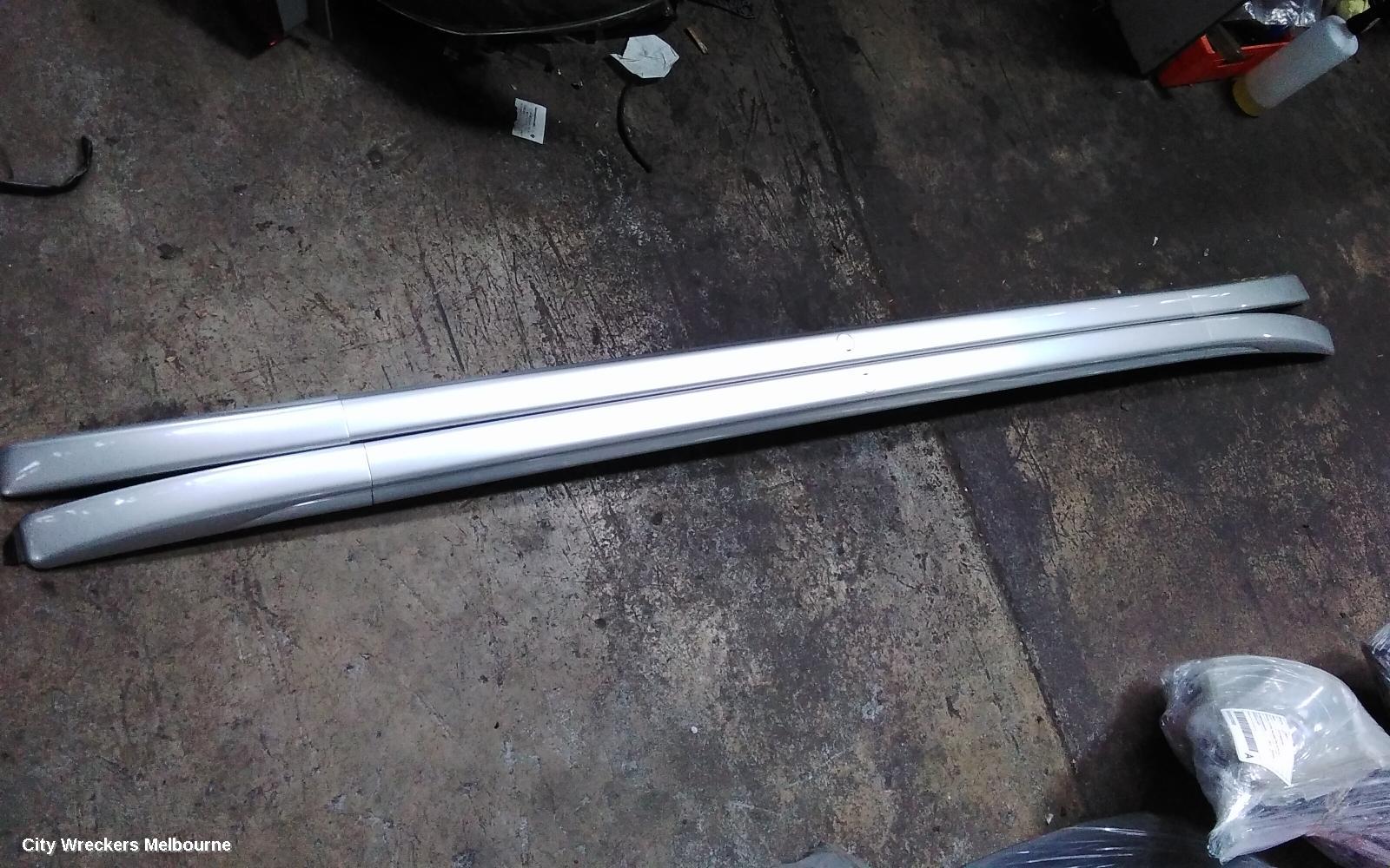 MITSUBISHI OUTLANDER ROOF RAIL - Image 3