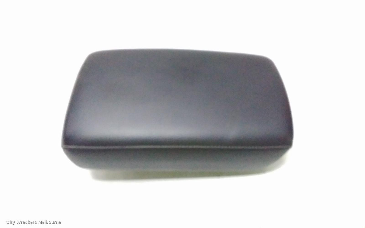 MITSUBISHI OUTLANDER CONSOLE, ZM, CONSOLE LID ONLY, BLACK, 08/2021 ONWARDS - Image 1