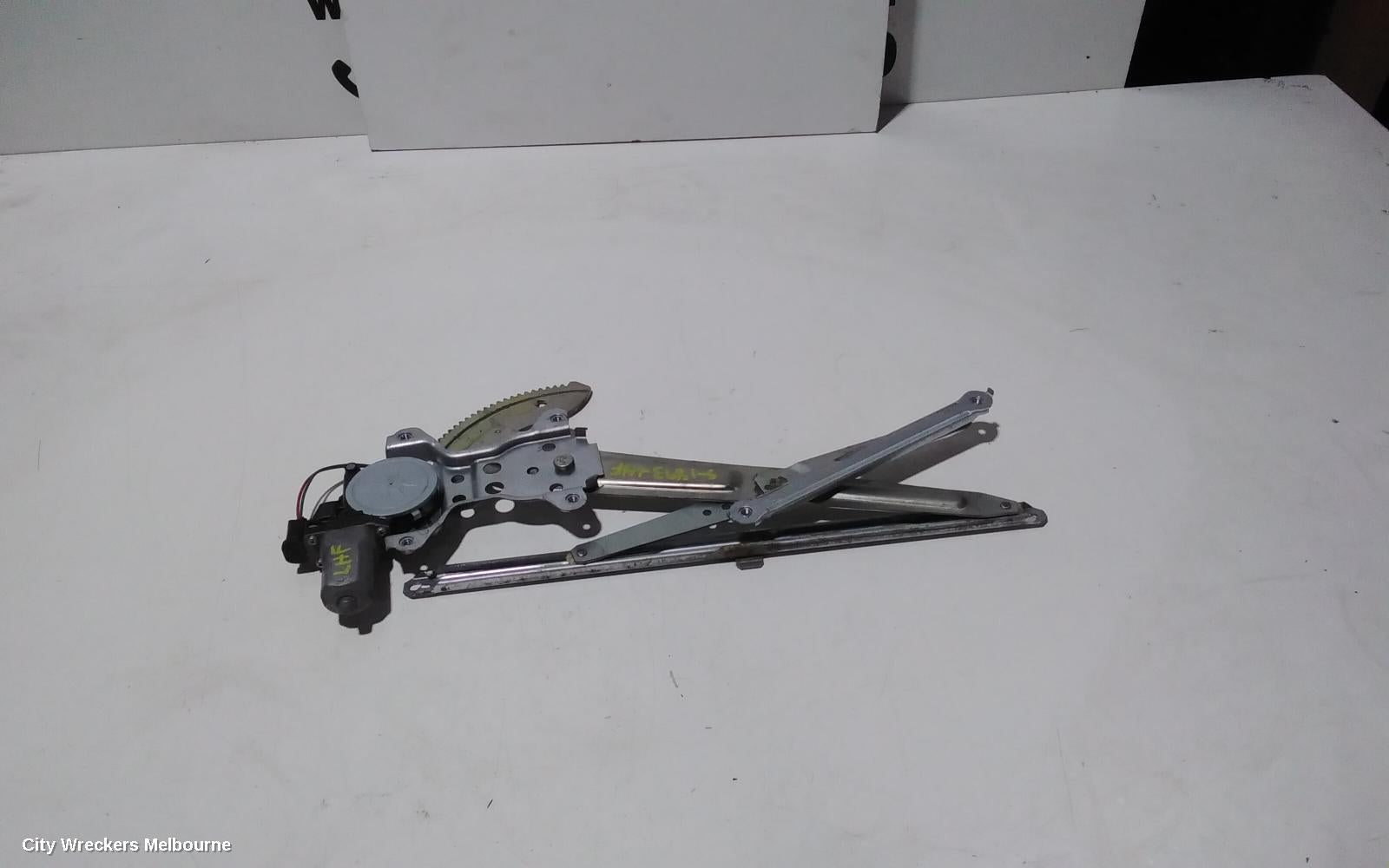 SUZUKI SX4 LEFT FRONT WINDOW REG/MOTOR, POWER, 02/2007 - 01/2014 - Image 2
