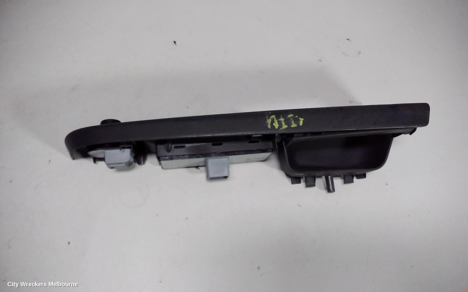 VOLKSWAGEN JETTA PWR DR WIND SWITCH, RH FRONT (MASTER SWITCH), 4 SWITCHES TYPE, 1KM, 02/2006 - 07/2011 - Image 2