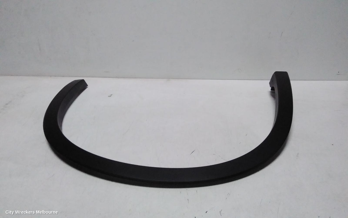 MITSUBISHI OUTLANDER WHEEL ARCH FLARE, ZM, RH FRONT, 08/2021 ONWARDS - Image 2